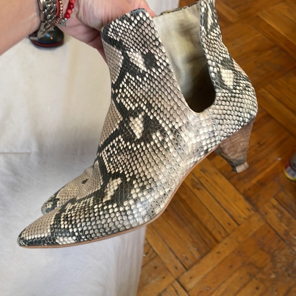 Gorgeous used booties - Picture 3 of 7